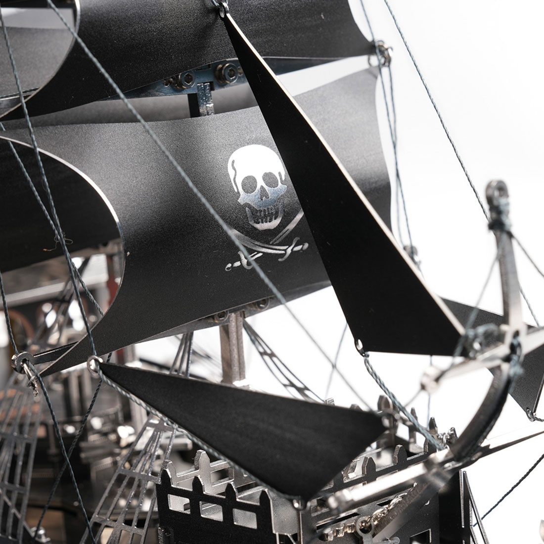Black Metal 3D Pirate Ship Model Kit 300+ PCS DIY Sailing Ship Creative Mechanical Display Build Kit