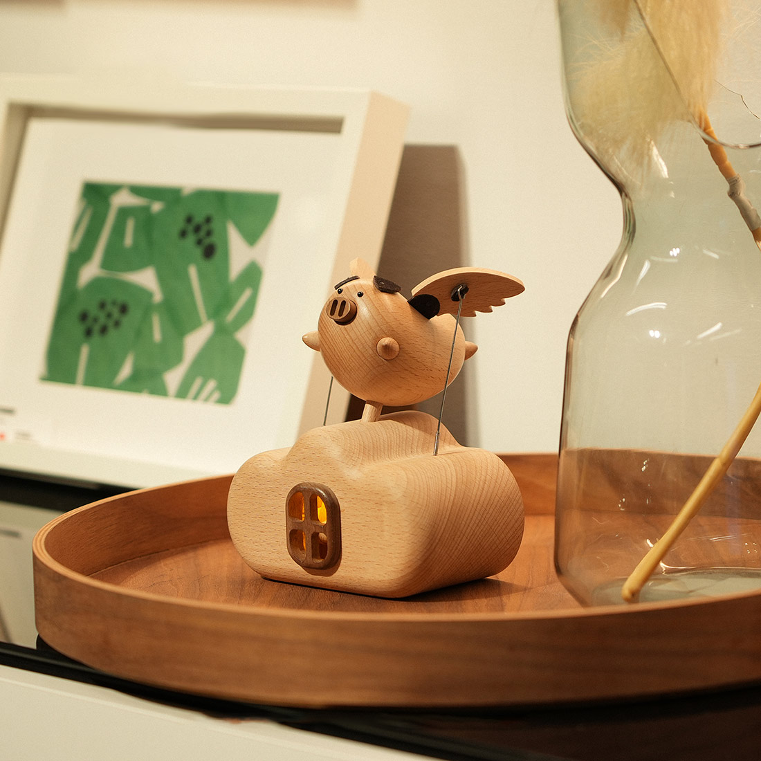 Illuminated Wooden Flying Pig Kinetic Sculpture Handmade Dynamic Animal Model Desktop Relaxation Decor Non Music Box