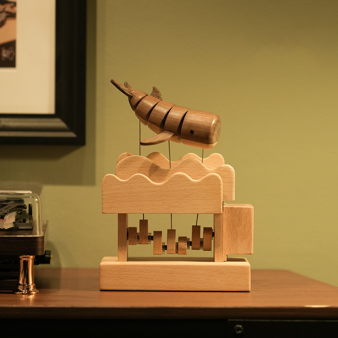 Wooden Whale Kinetic Sculpture Handmade Dynamic Marine Animal Model Desktop Relaxation Decor Non Music Box