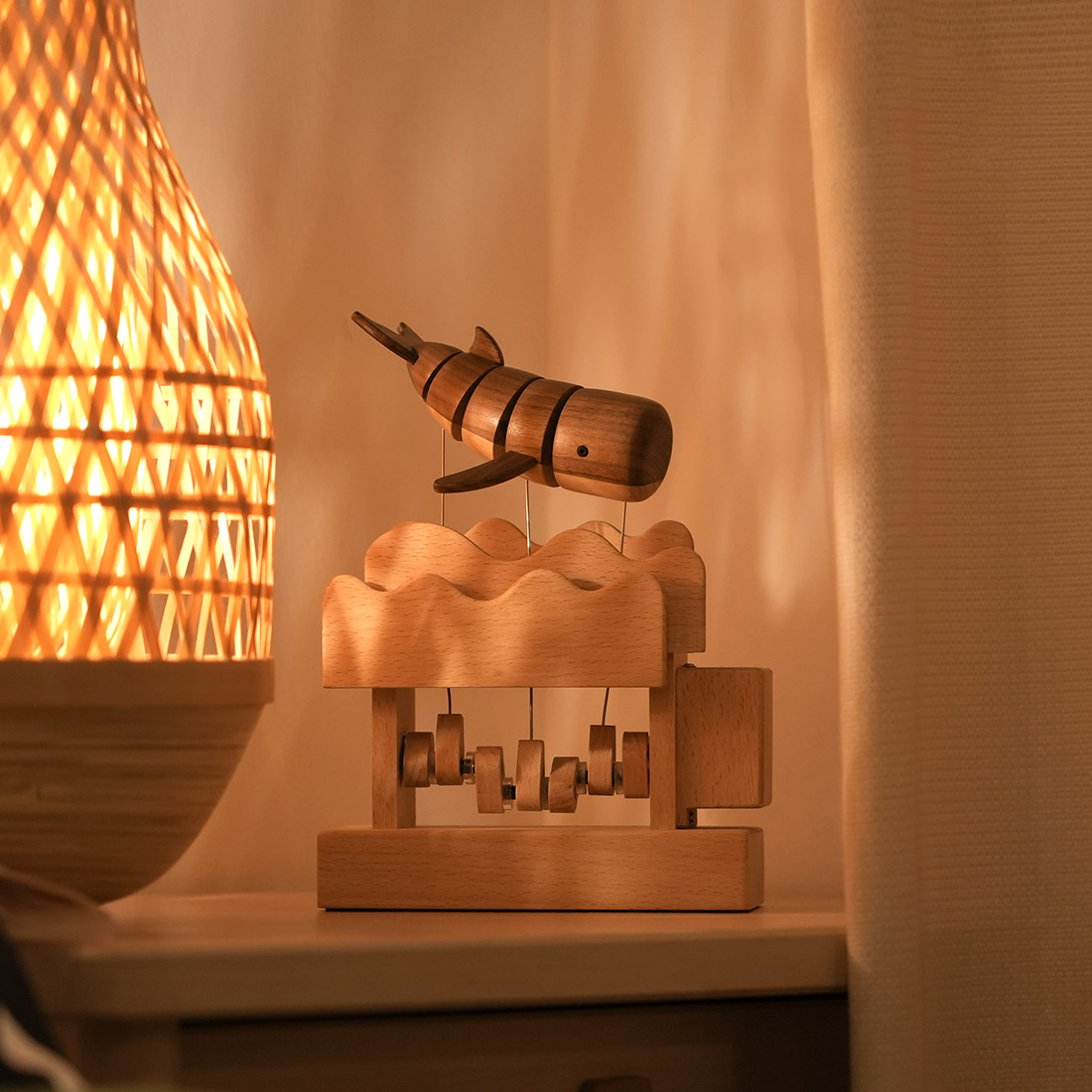 Wooden Whale Kinetic Sculpture Handmade Dynamic Marine Animal Model Desktop Relaxation Decor Non Music Box