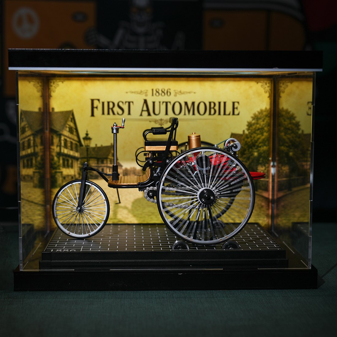 DM229 Clear Acrylic Display Case 3-Sided Dust Cover 32 × 22 × 22 cm