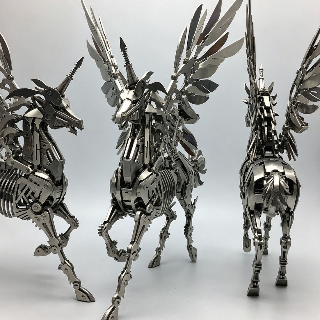 3D Metal Mythical Horse Model Kit DIY Mechanical Assembly Puzzle Creature Sculpture 559PCS