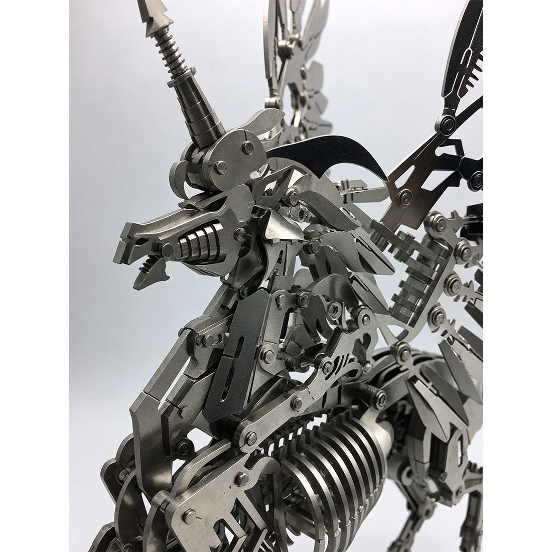 3D Metal Mythical Horse Model Kit DIY Mechanical Assembly Puzzle Creature Sculpture 559PCS