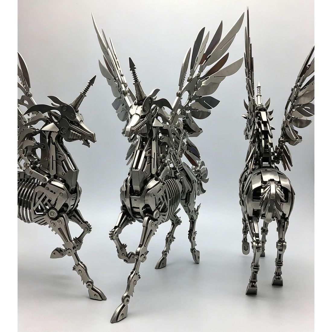 3D Metal Mythical Horse Model Kit DIY Mechanical Assembly Puzzle Creature Sculpture 559PCS