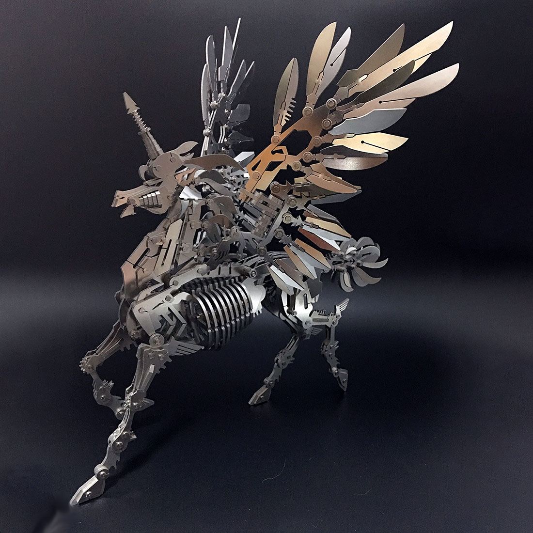 3D Metal Mythical Horse Model Kit DIY Mechanical Assembly Puzzle Creature Sculpture 559PCS