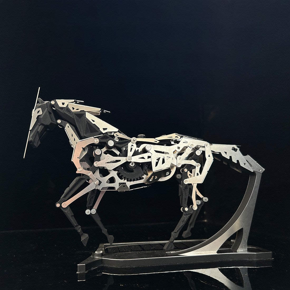 moyustore-SolarPowered3DMetalHorsePuzzle165PCSDIYMechanicalHorseModelSteampunkDeskDecor_1