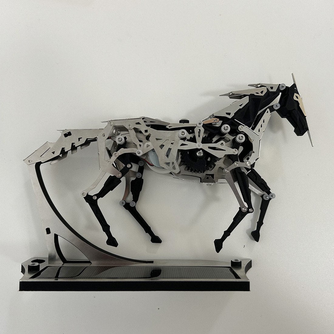 moyustore-SolarPowered3DMetalHorsePuzzle165PCSDIYMechanicalHorseModelSteampunkDeskDecor_1
