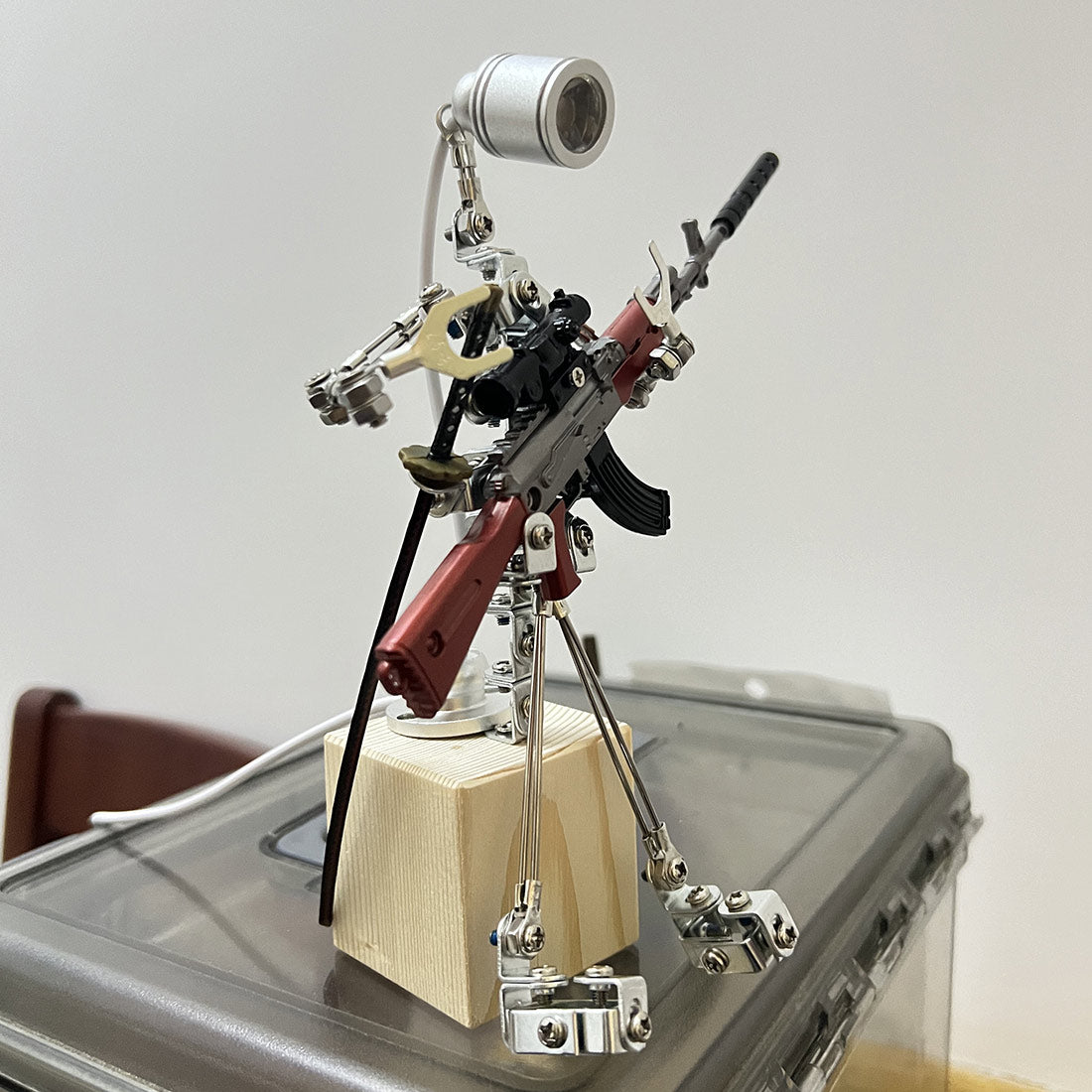 Metal Armored Lamp Man Model