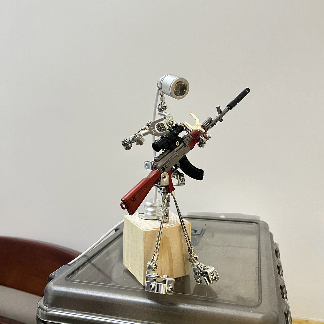 Metal Armored Lamp Man Model