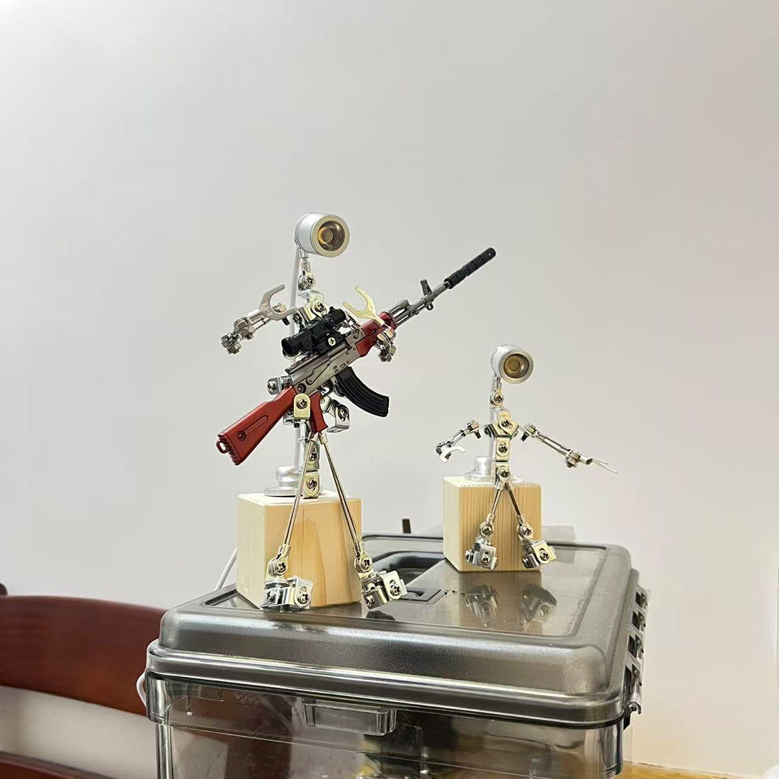 Metal Armored Lamp Man Model