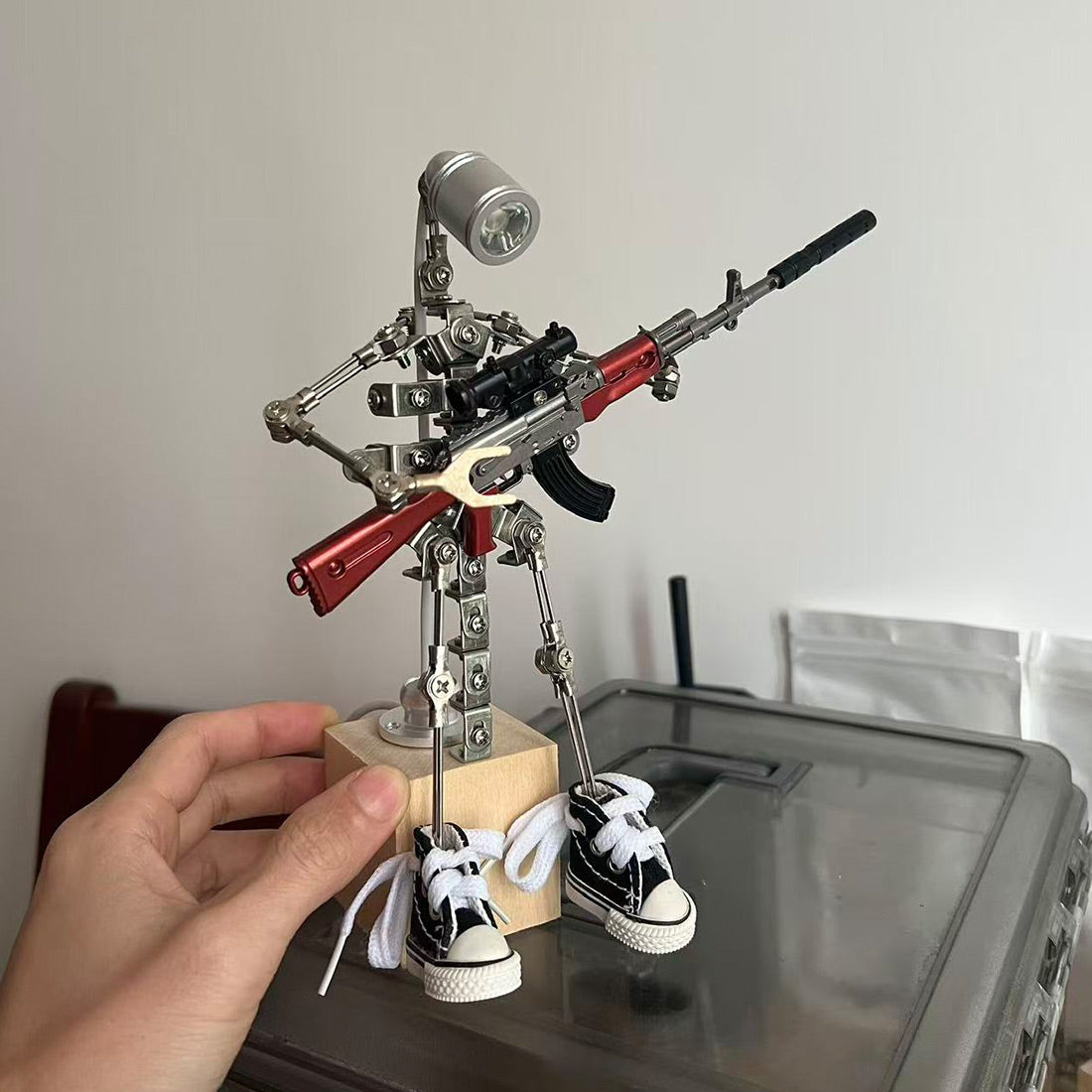 Metal Armored Lamp Man Model