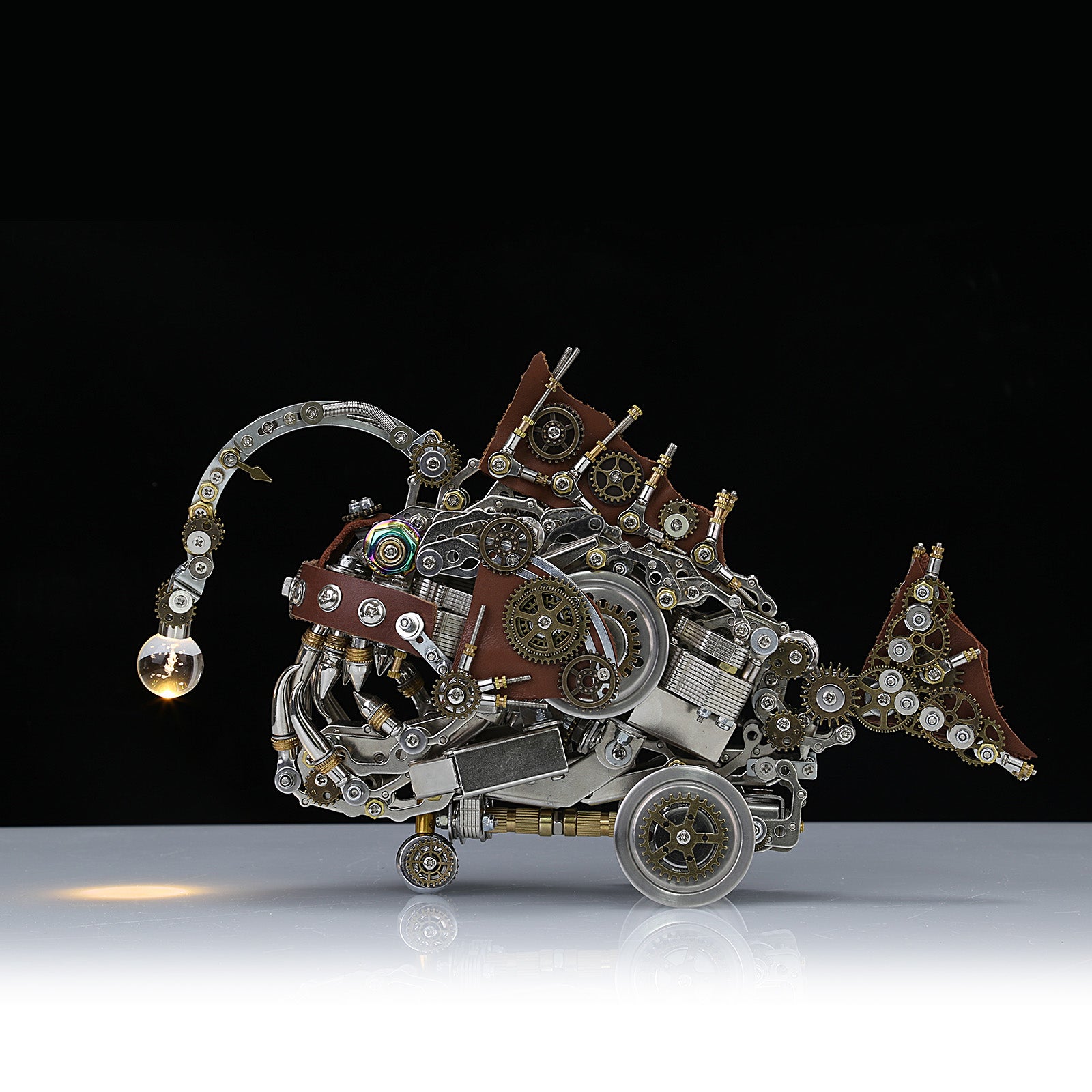 https://www.moyustore.com/cdn/shop/products/moyustore-1064pcs-steampunk-deep-sea-anglerfish-3d-metal-model-diy-kit_7.jpg?v=1697676323