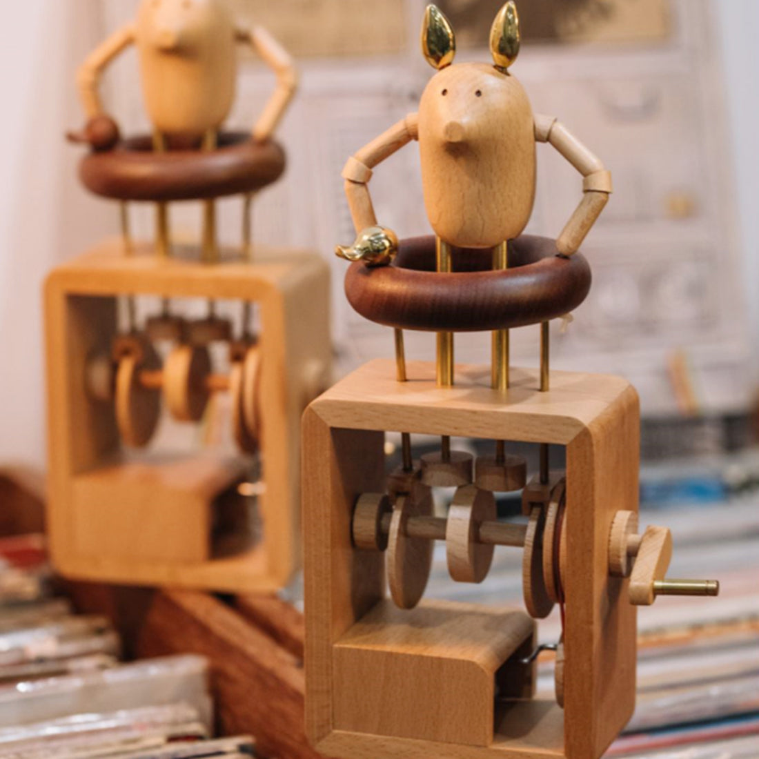 Automata Creative Gift Handmade Wooden Music Box Cute Dynamic Hand Cranked Music Box - Swim Ring Pig