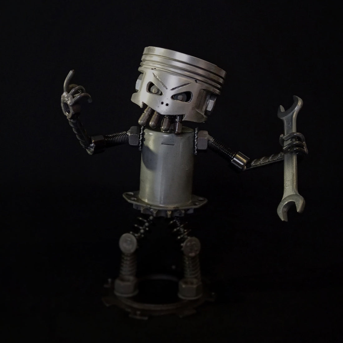 Steampunk Industrial Style Metal Long-teeth Repairman Figure Models 3D Handmade Assembled Model