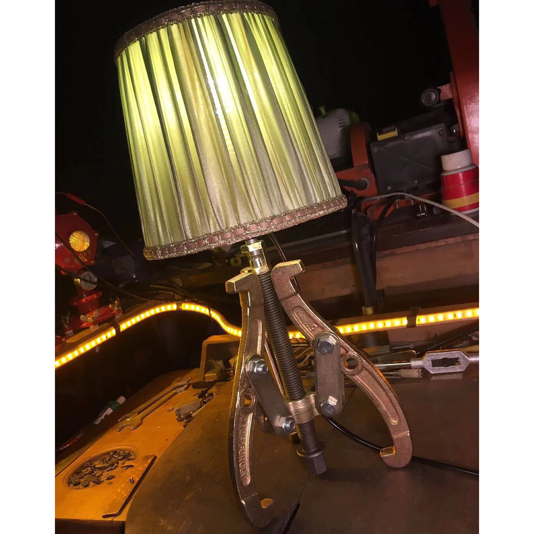 Steampunk Industrial Style Tripod Table Lamp Mechanical Metal Desk Lamp
